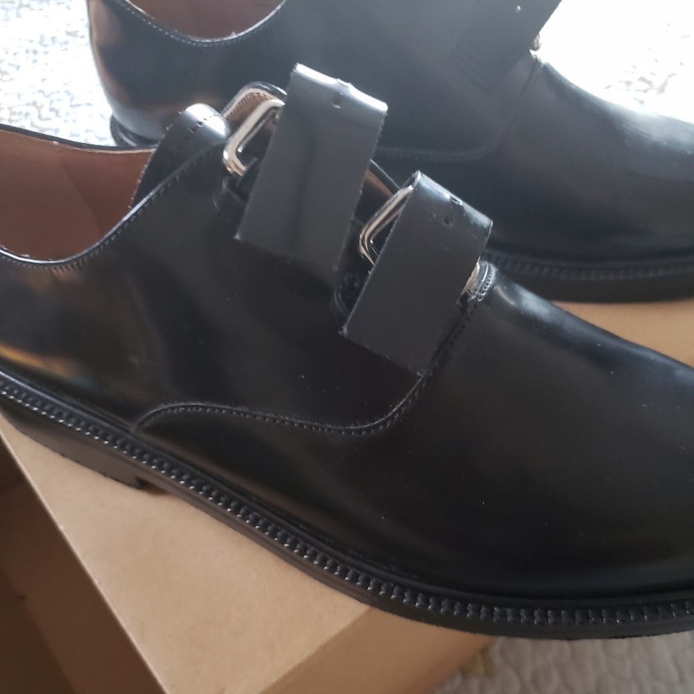 Women's  shoes